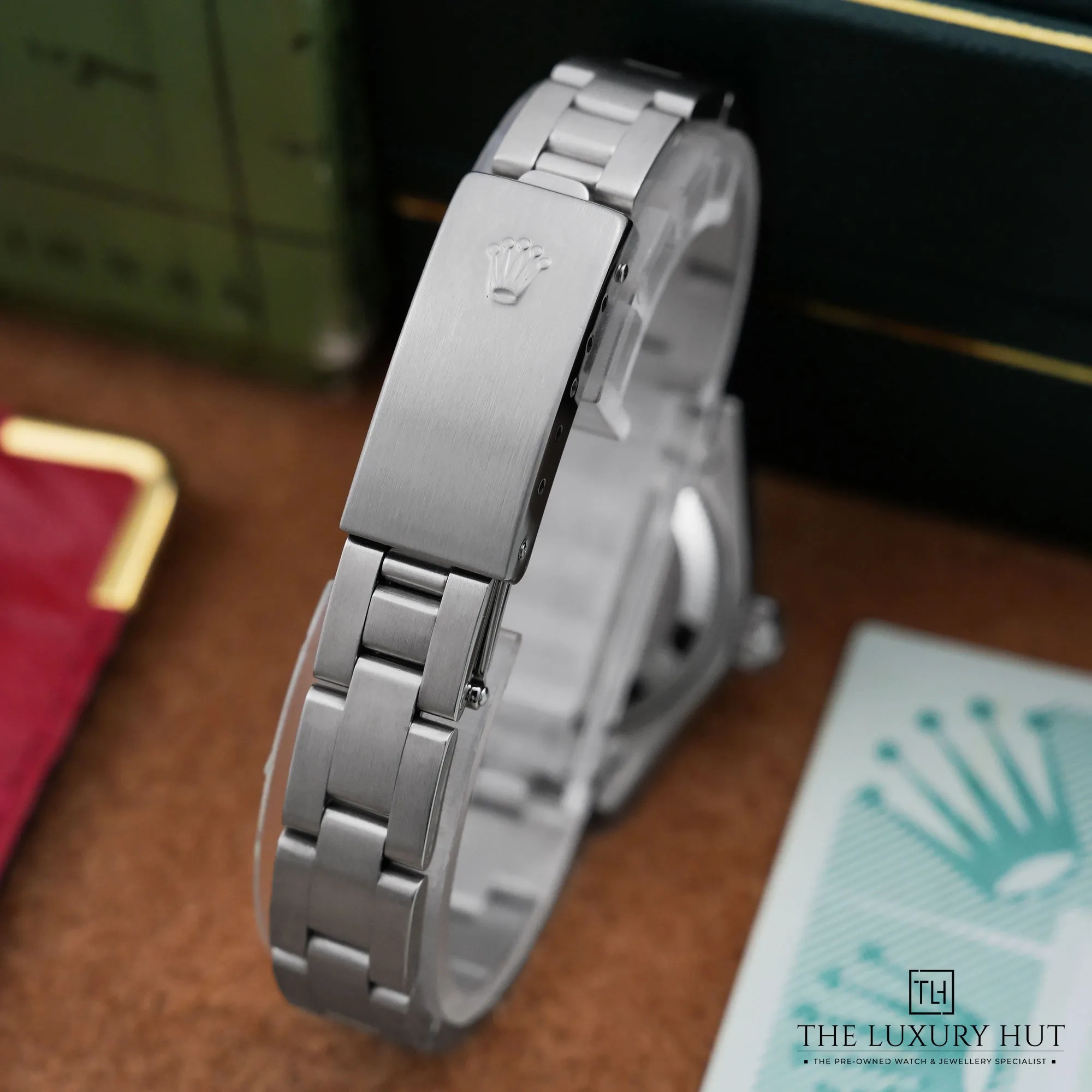 2026/10/918a1fd7-9ac7-42d6-97e8-30024d320399Rolex_Oyster_Perpetual_Date_Steel_26mm_White_Dial_LB1040-e.jpg.webp