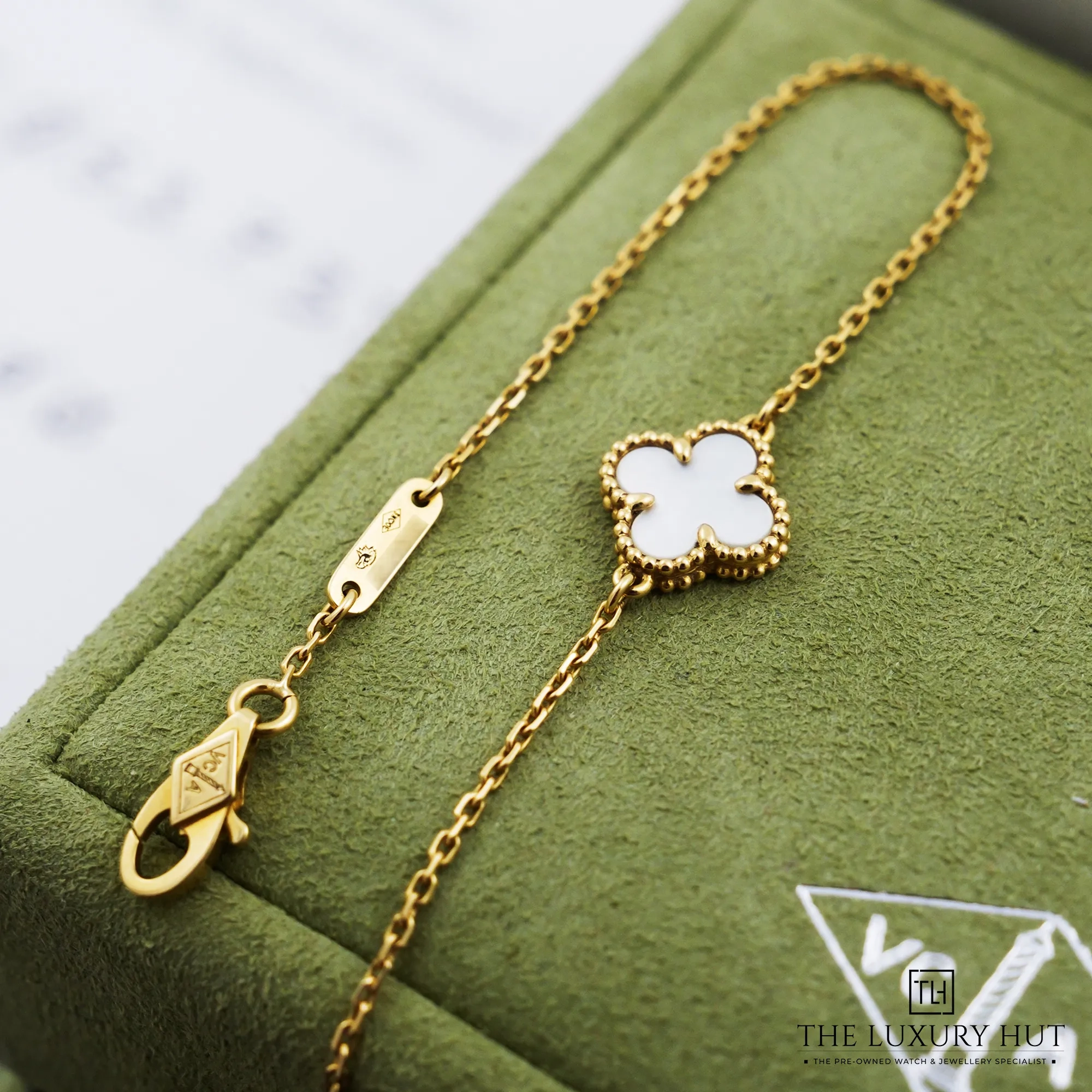 2026/10/9634c55c-615e-40eb-abc6-410a6df933d7Van_Cleef_Alhambra_Gold_&_MOP_Bracelet_53488-c.jpg.webp