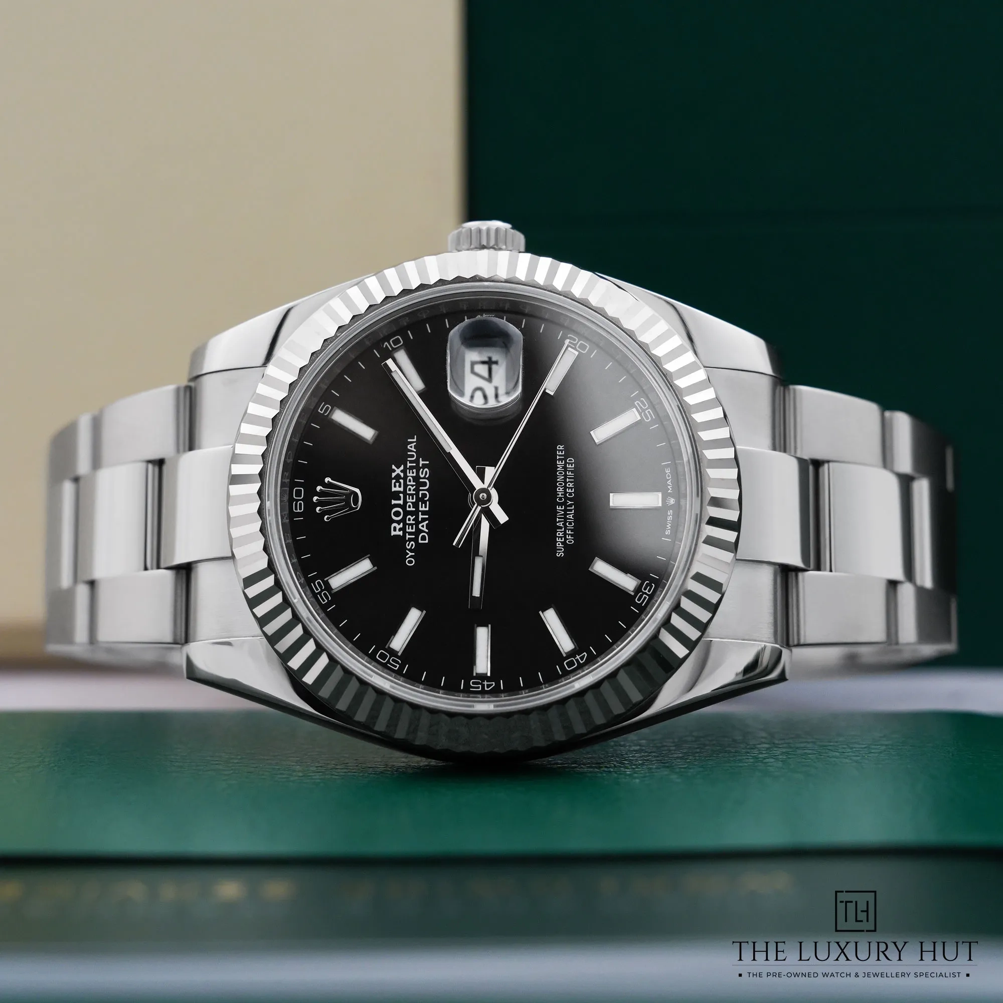 2026/10/9f5aab73-5331-4fa6-bafc-f1c3aae81317Rolex_Datejust_41_Steel_&_White_Gold_Black_LB1038-c.jpg.webp