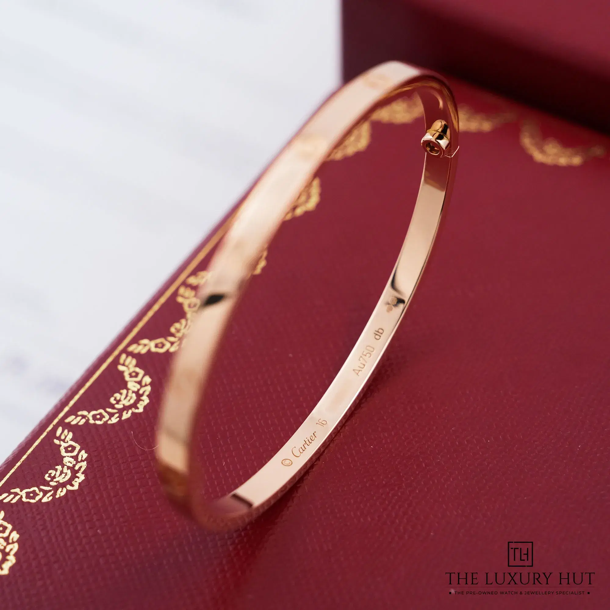 2026/10/a1e3e64b-ee48-46a6-ab3e-f40d56abbc87Cartier_Rose_Gold_LOVE_Bangle_53433-e.jpg.webp