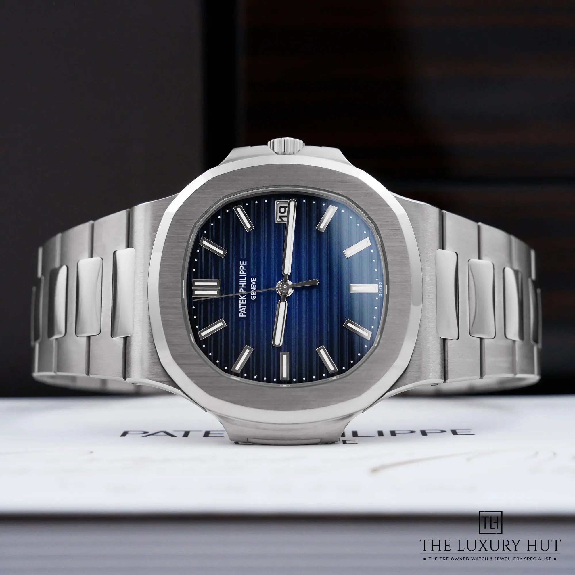 2026/10/a2a7e5c5-bb62-4572-aa7a-2859b44bce45Patek_Philippe_Nautilus_White_Gold_Blue_Dial_New_53514-cc.jpg.webp