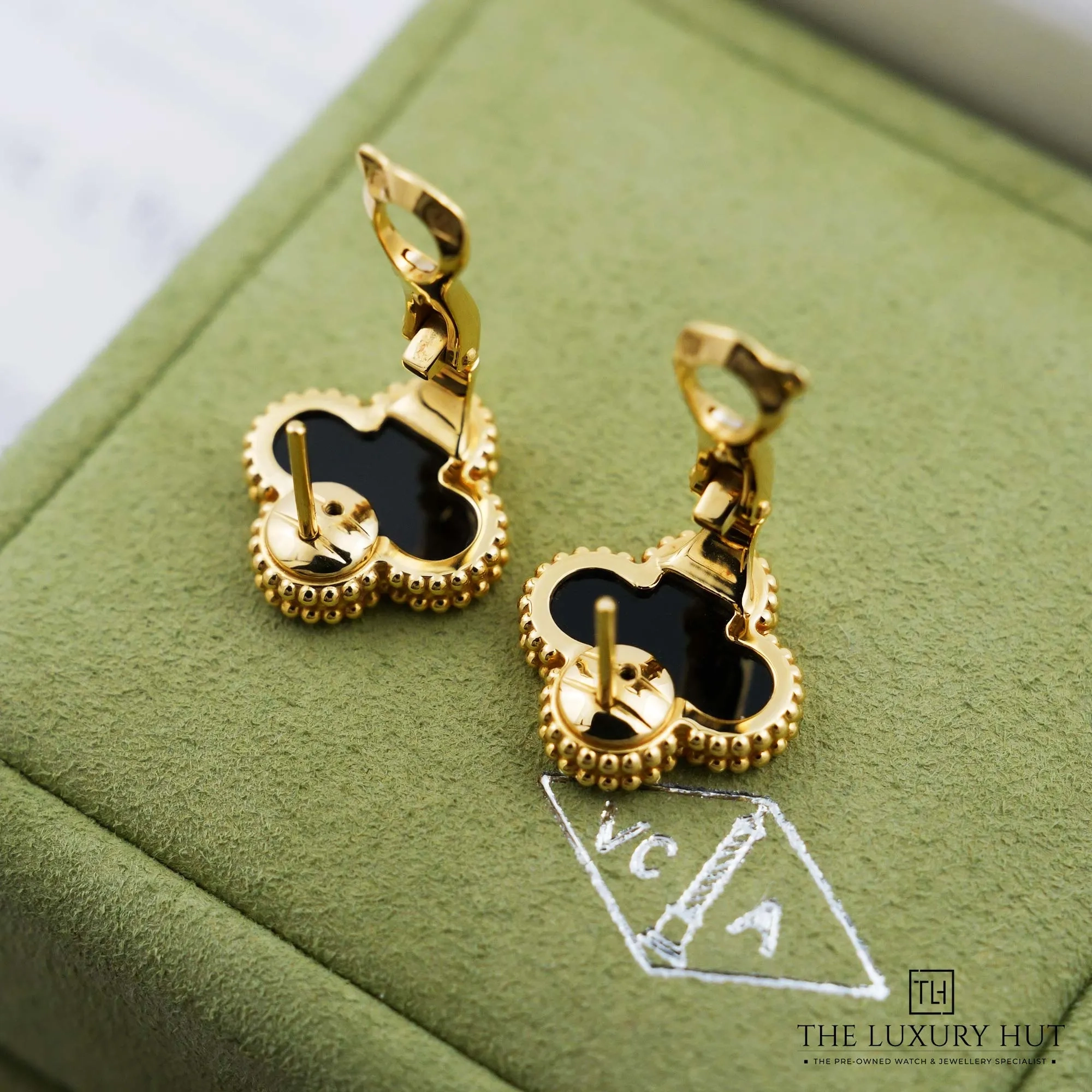 2026 10 b82d81cb fc88 4141 878b 03dbb1693932Van Cleef Arpels Yellow Gold Onyx Earrings 53499 d jpg webp
