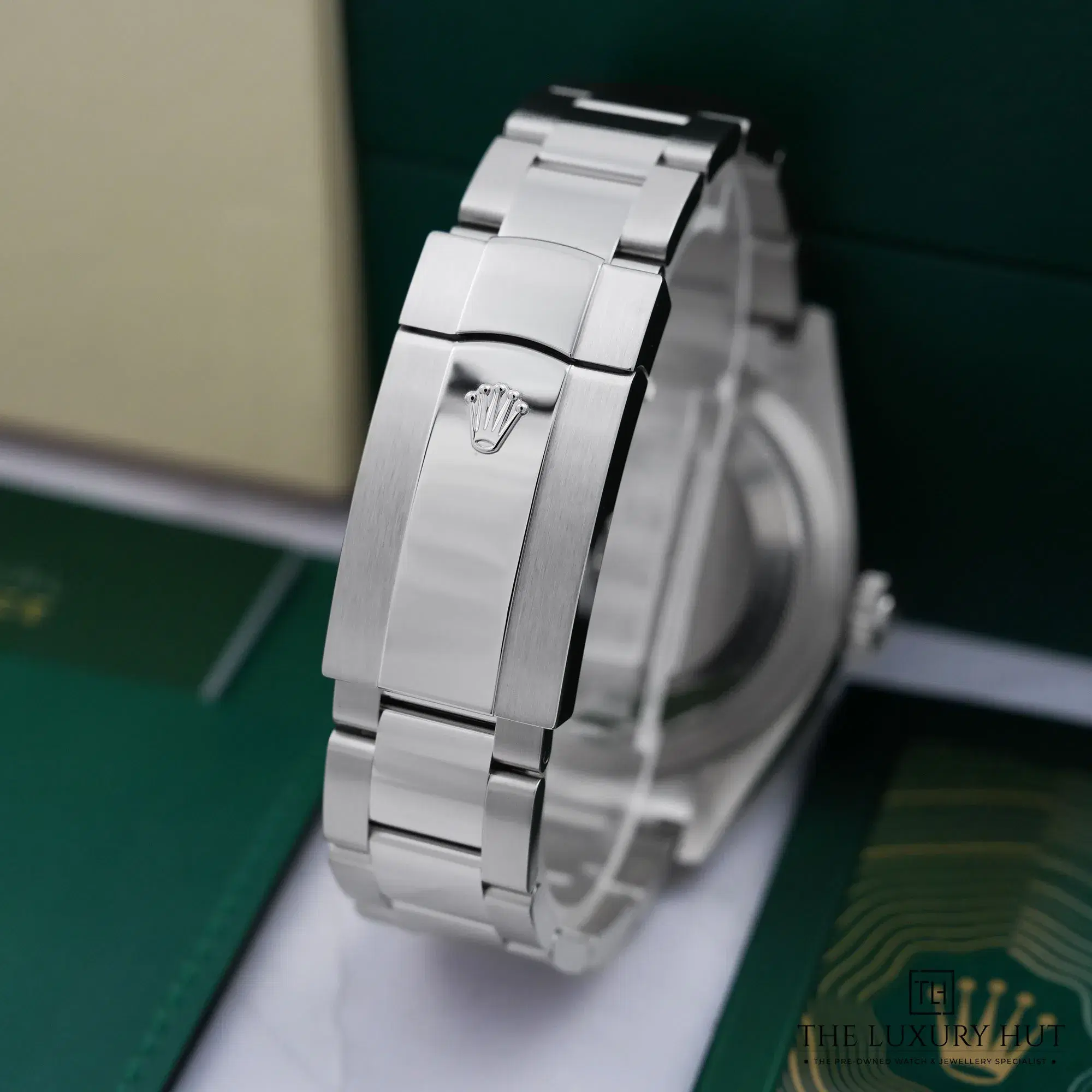 2026/10/b9941ffe-426d-49b4-9b9c-2877cca00138Rolex_Sky-Dweller_Steel_White_Gold_42mm_Blue_Dial_LB1059-e.jpg.webp