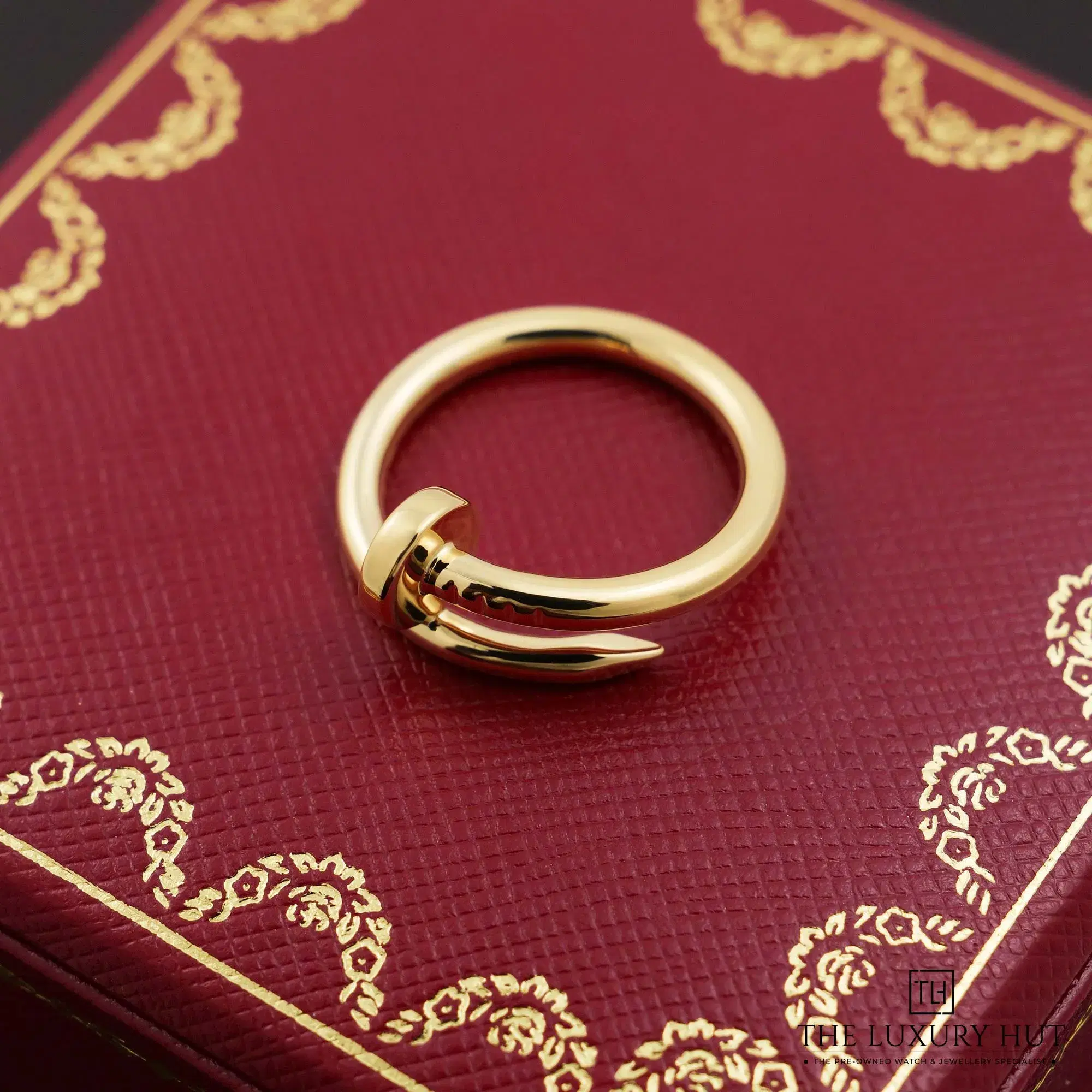 2026/10/bcfd58d6-7c2f-4f19-85bf-d2d5cd517398Cartier_Yellow_Gold_Juste_Un_Clou_Ring_LB1072-c.jpg.webp