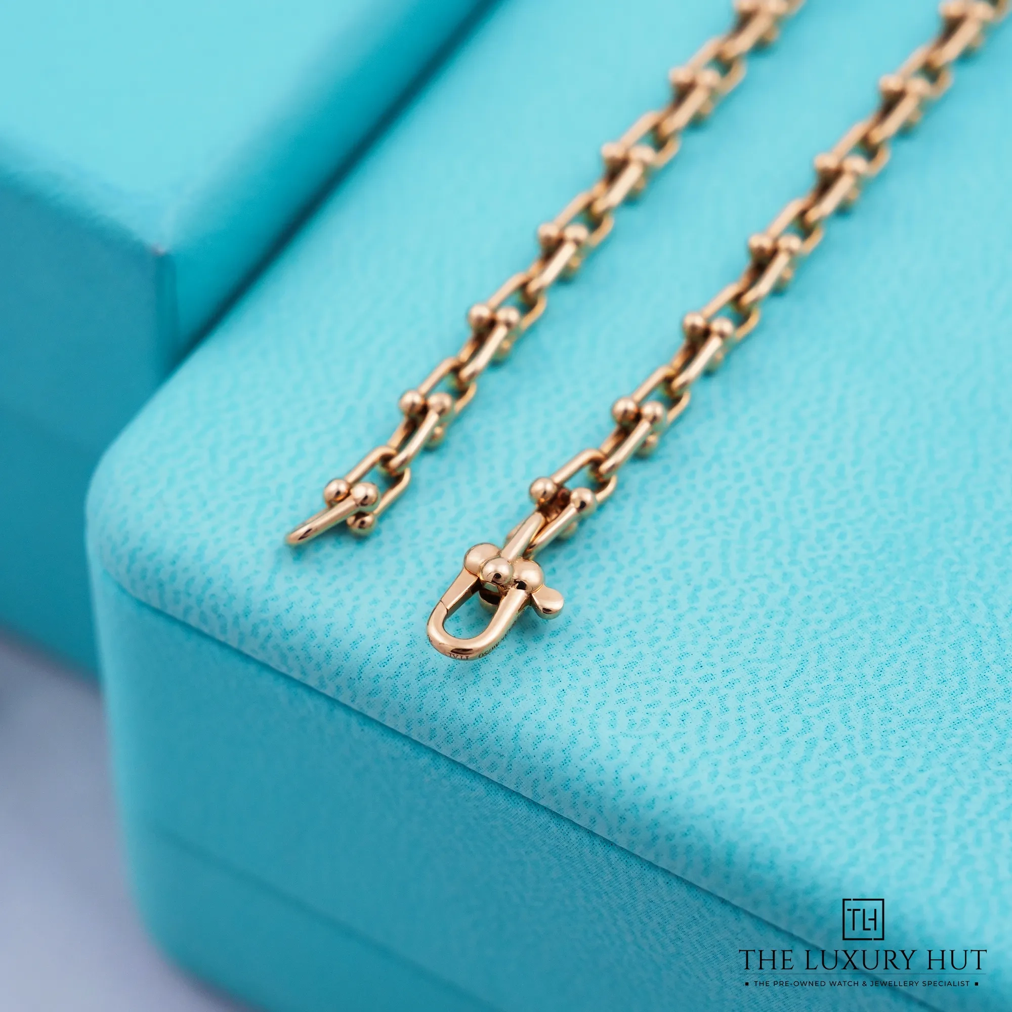 2026/10/da750b19-580f-4eb4-a456-1f39a28fd327Tiffany_&_Co._HardWear_Micro_Link_Rose_Gold_Necklace_53511-d.jpg.webp