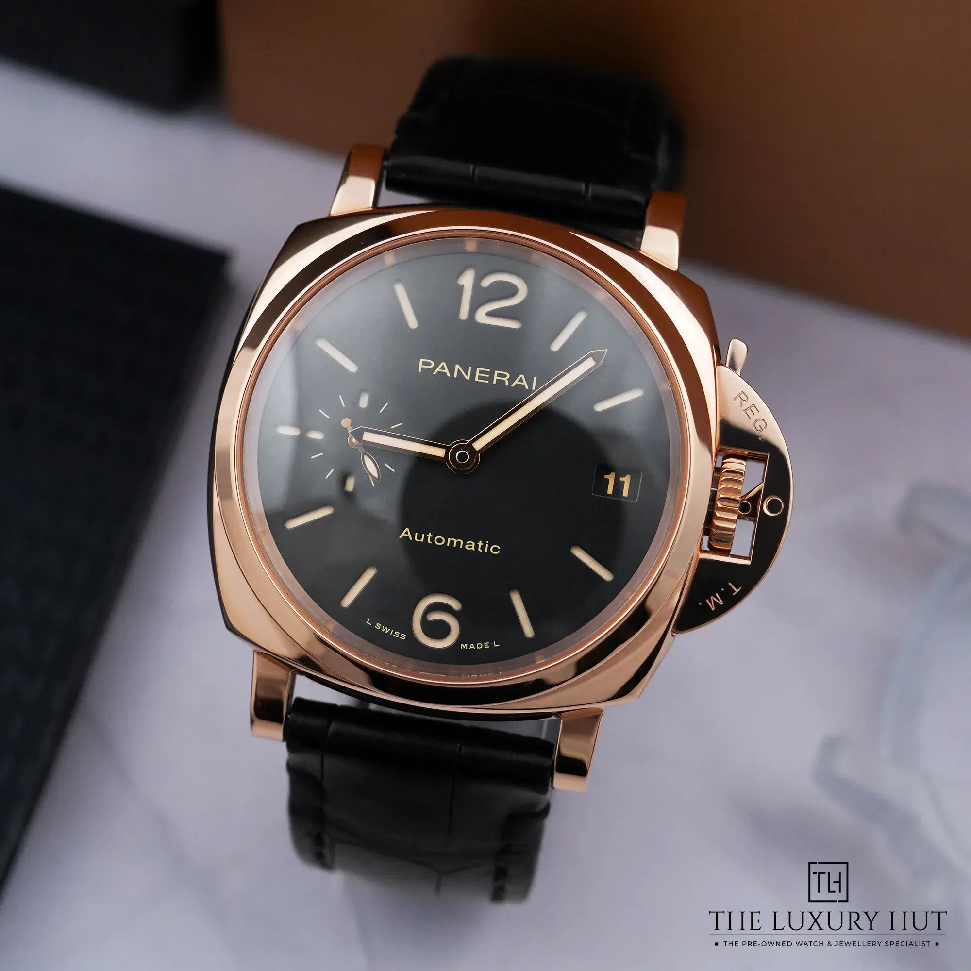 2026/10/dcad9211-3787-48a3-8666-f9ddab5aee47Panerai_Luminor_Due_Rose_Gold_38_Black_53446-b.jpg.webp