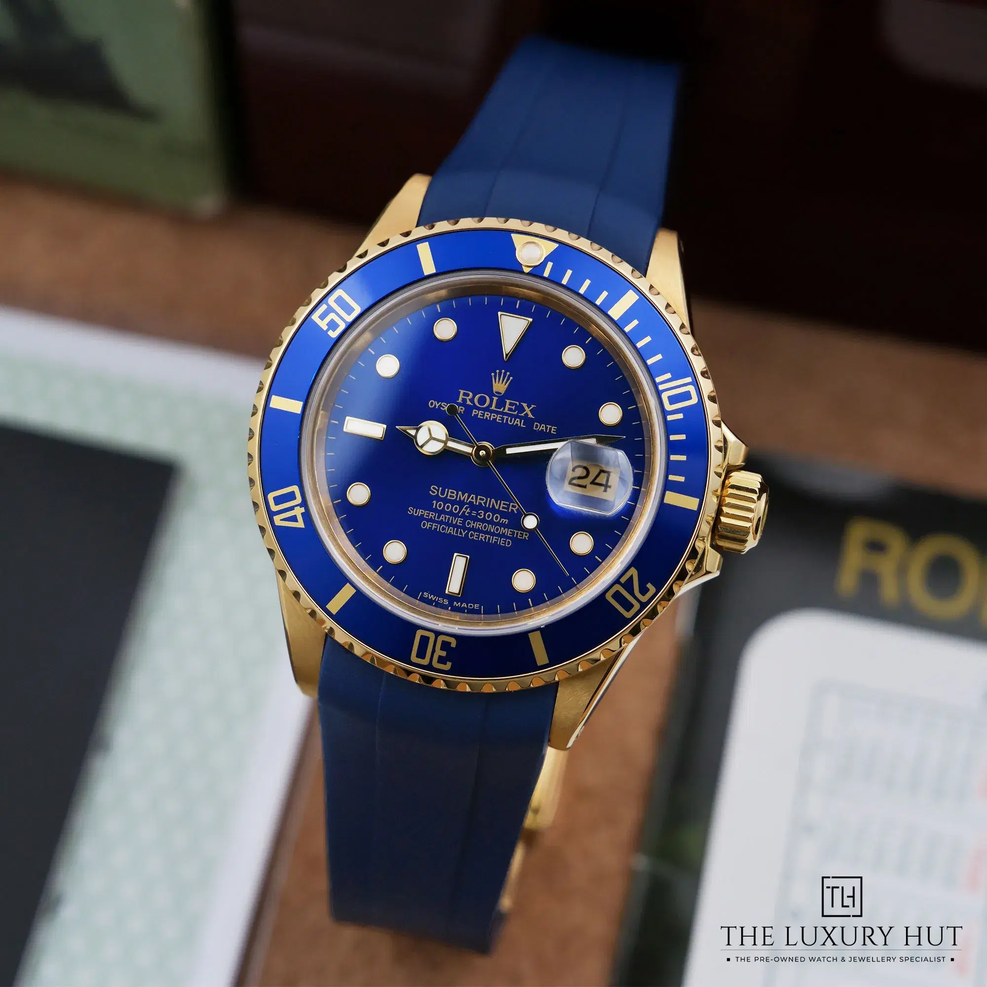 2026/10/dee4e464-edf6-4855-9680-eae8926c474bRolex_Submariner_Date_Yellow_Gold_40mm_Blue_Dial_52928-b.jpg.webp