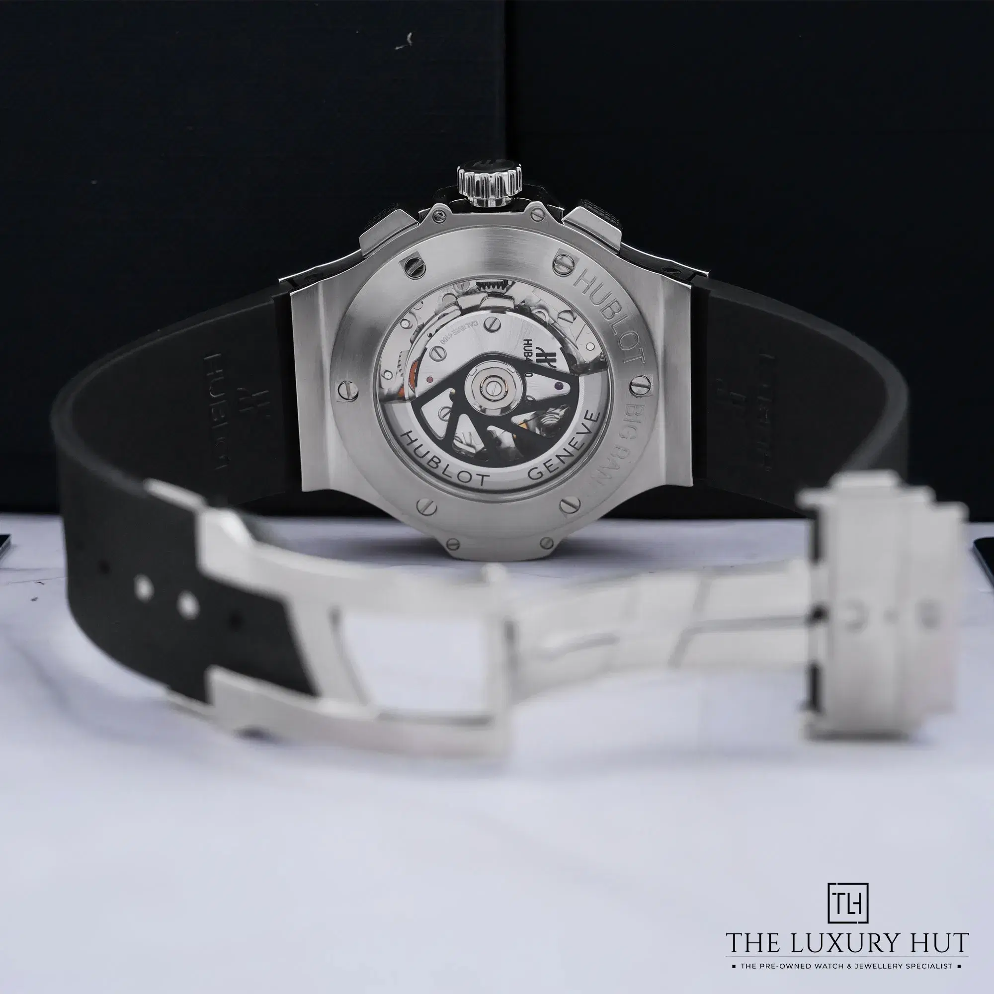 2026/10/e04b0255-f697-4aef-bcd5-193db2ca847fHublot_Big_Bang_Ceramic_Chronograph_Black_Carbon_Fibre_Effect_53439-d.jpg.webp