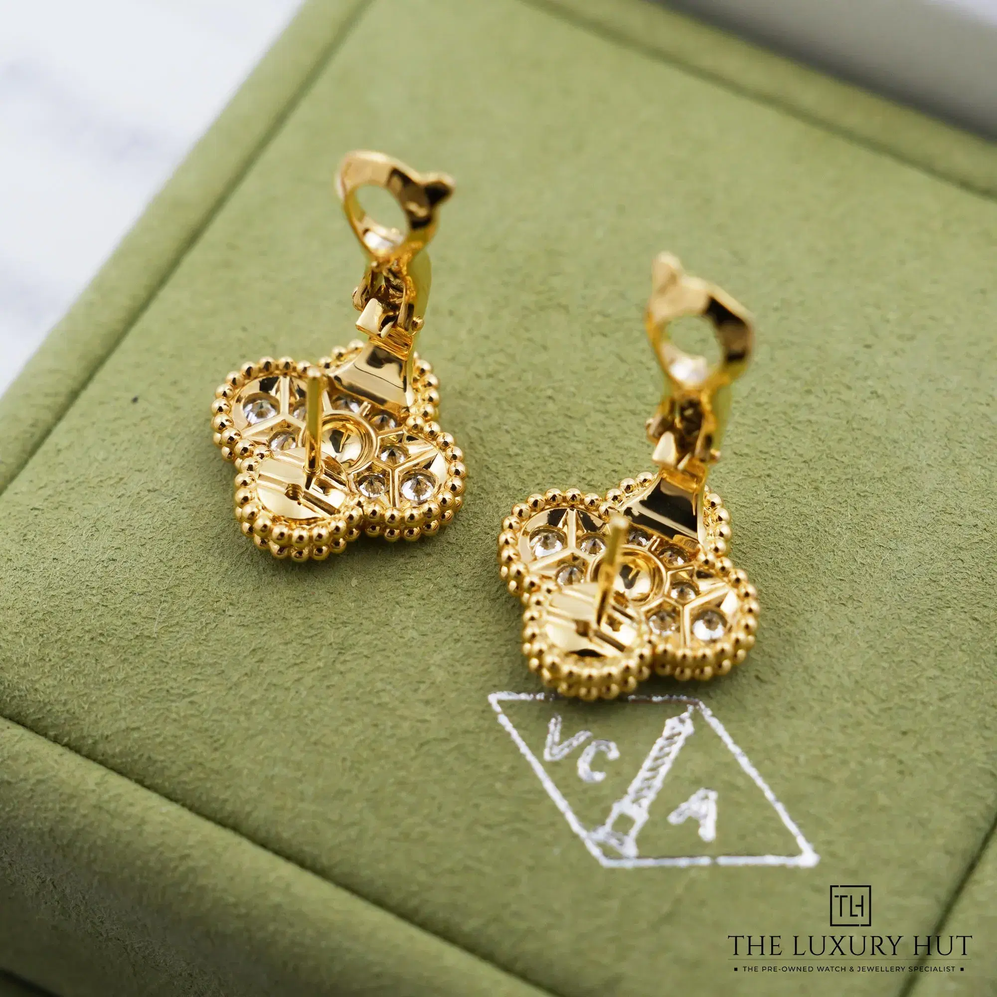 2026/10/f730f77f-d0cd-4aa6-9fbd-2f502547dc5fVan_Cleef_&_Arpels_Yellow_Gold_Diamond_Earrings_53497-d.jpg.webp