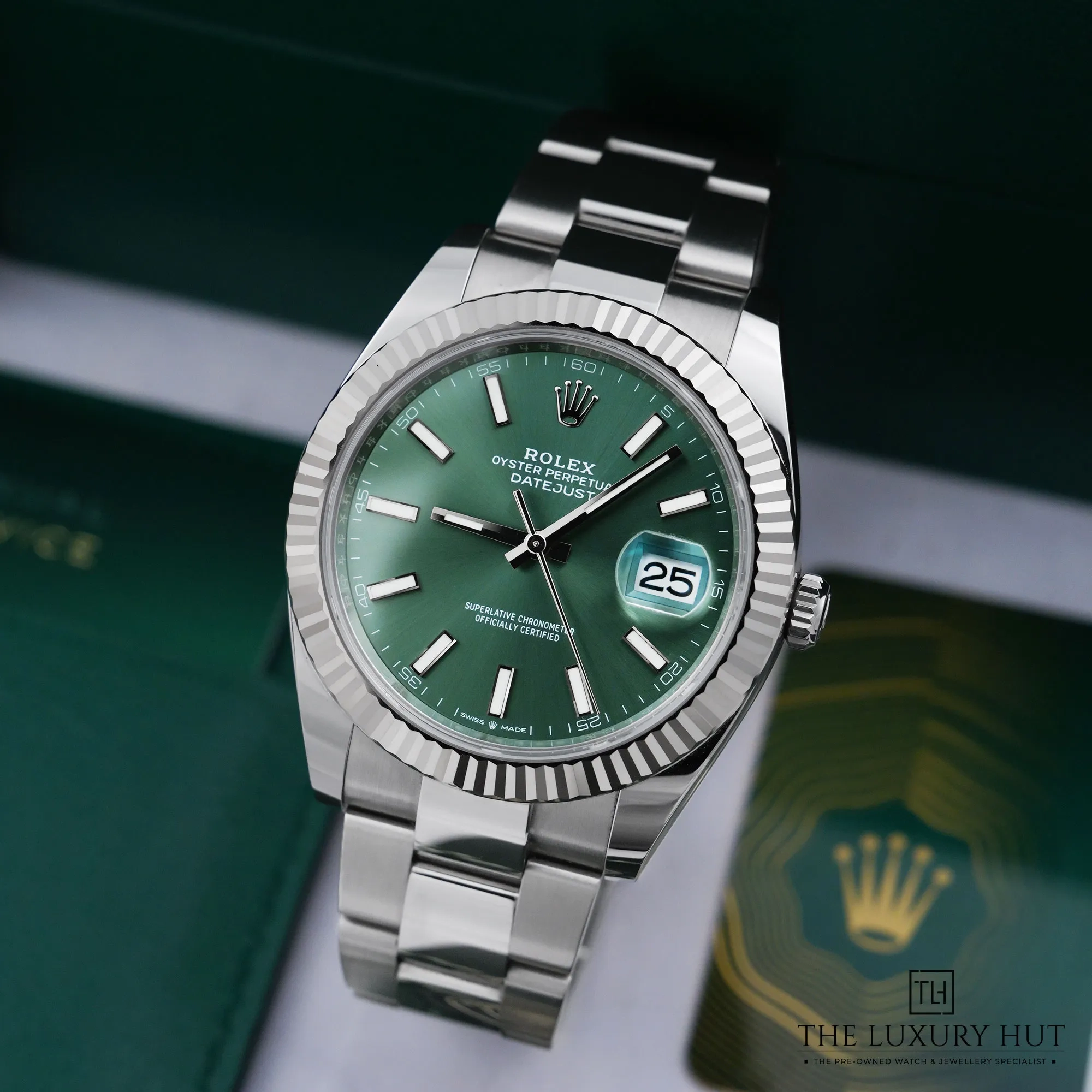 2026 10 fd956e88 35c8 43d4 9d73 7b9c83ea7526Rolex Datejust 41 Steel White Gold Mint Green 53527 b jpg webp
