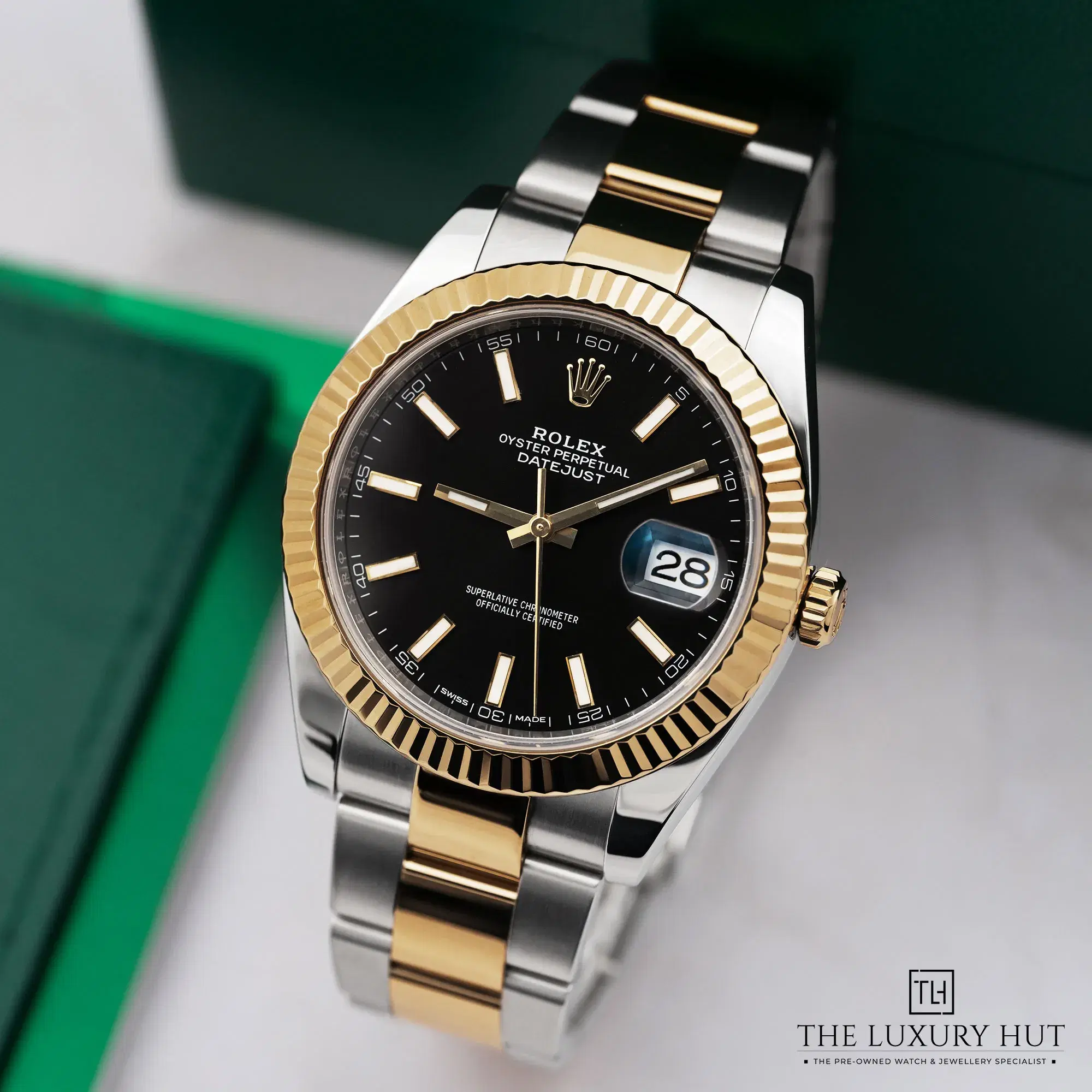 2c9c1316-1122-4d7e-9c4a-7161e848e345Rolex_Datejust_41_Steel_Gold_Black_Baton_52401-b.webp