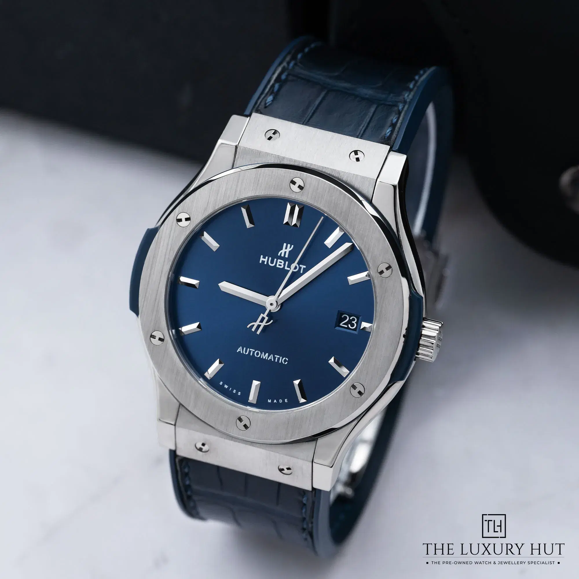 3b4893c9-c003-4b85-baf0-1cddc07e9891Hublot_Classic_Fusion_Titanium_45mm_Blue_Baton_52400-b.webp