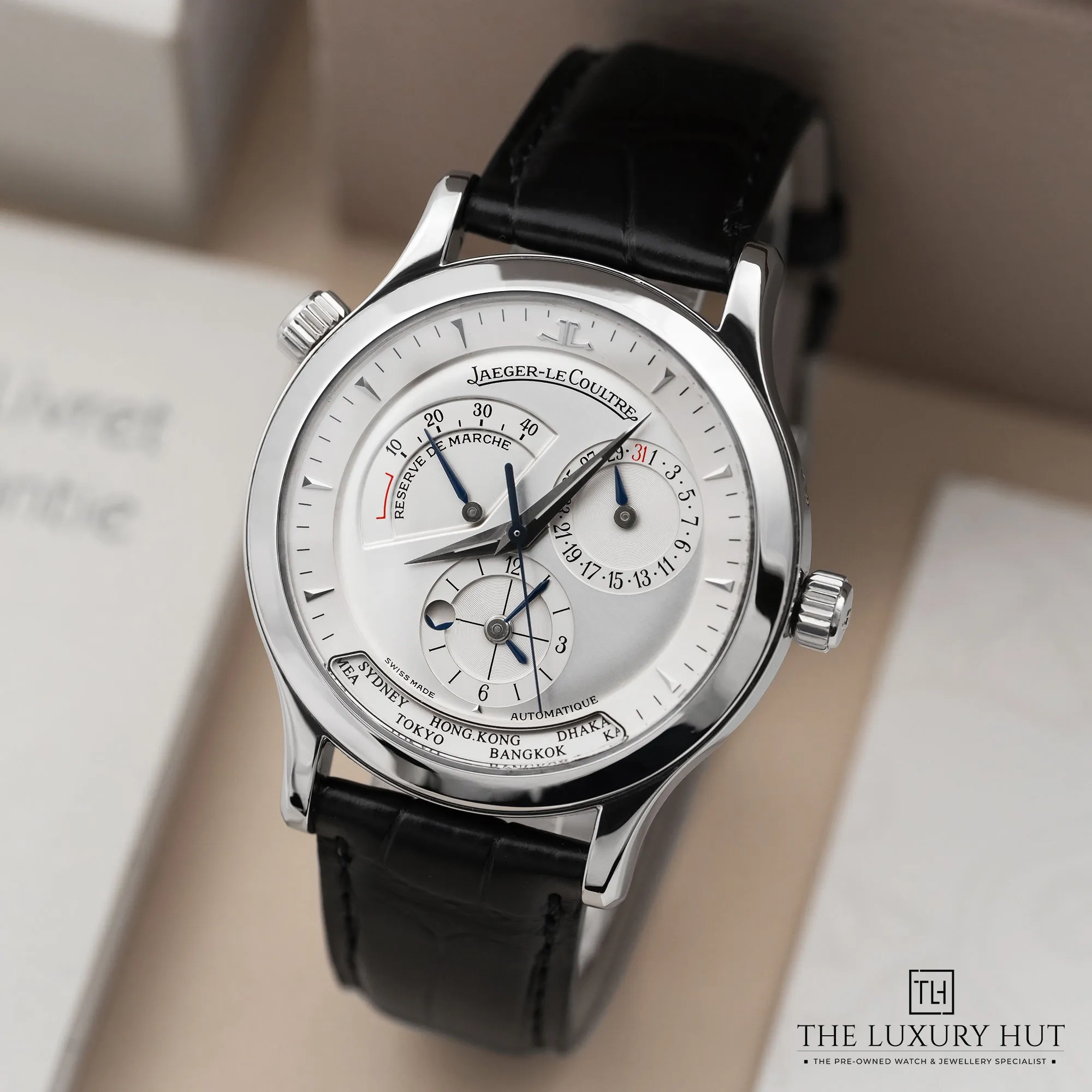 4bbf8d9a-9568-4b72-baa1-3a11eafb23c4Jaeger-LeCoultre_Master_Geographic_Steel_Silver_52325-b.webp