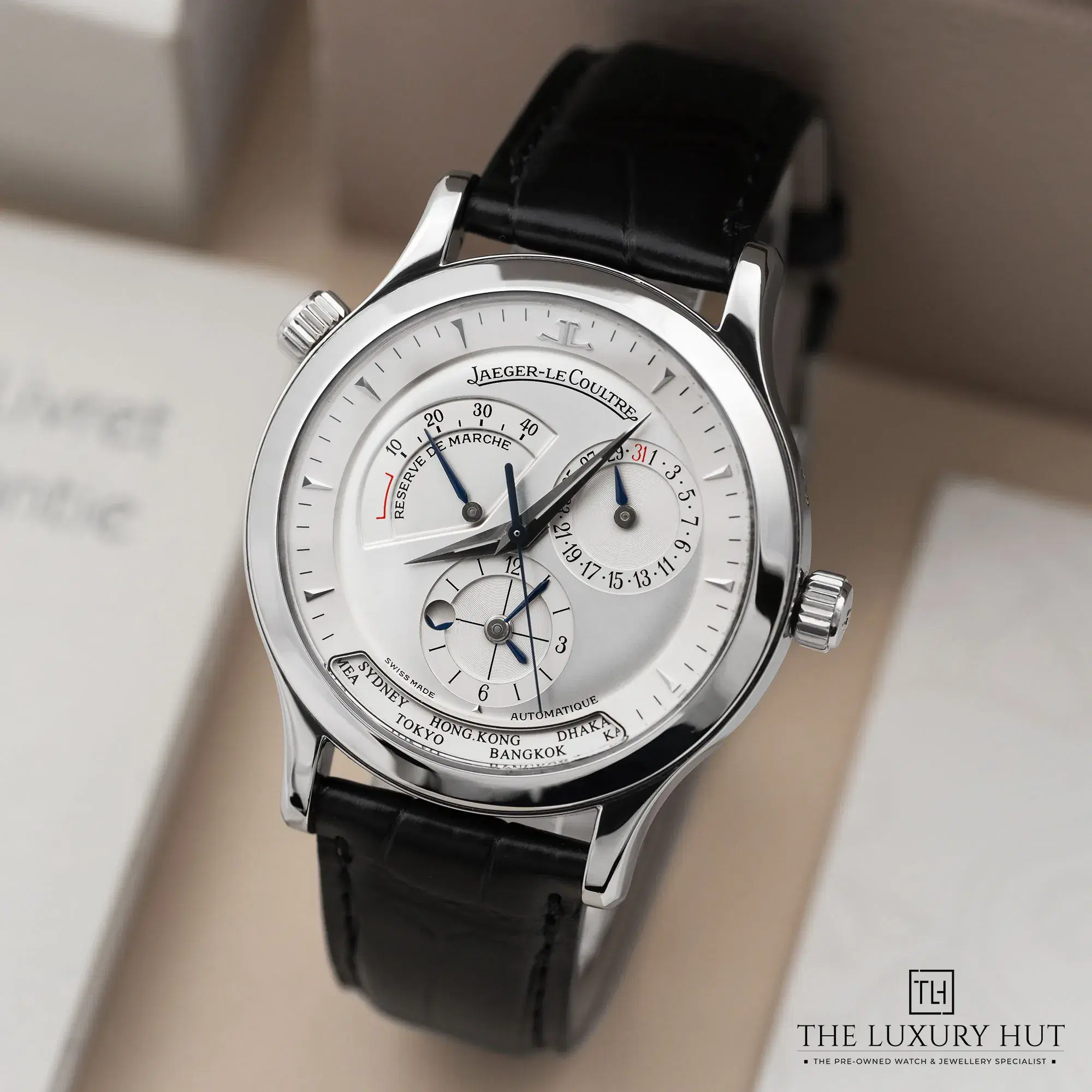 4bbf8d9a-9568-4b72-baa1-3a11eafb23c4Jaeger-LeCoultre_Master_Geographic_Steel_Silver_52325-b.webp