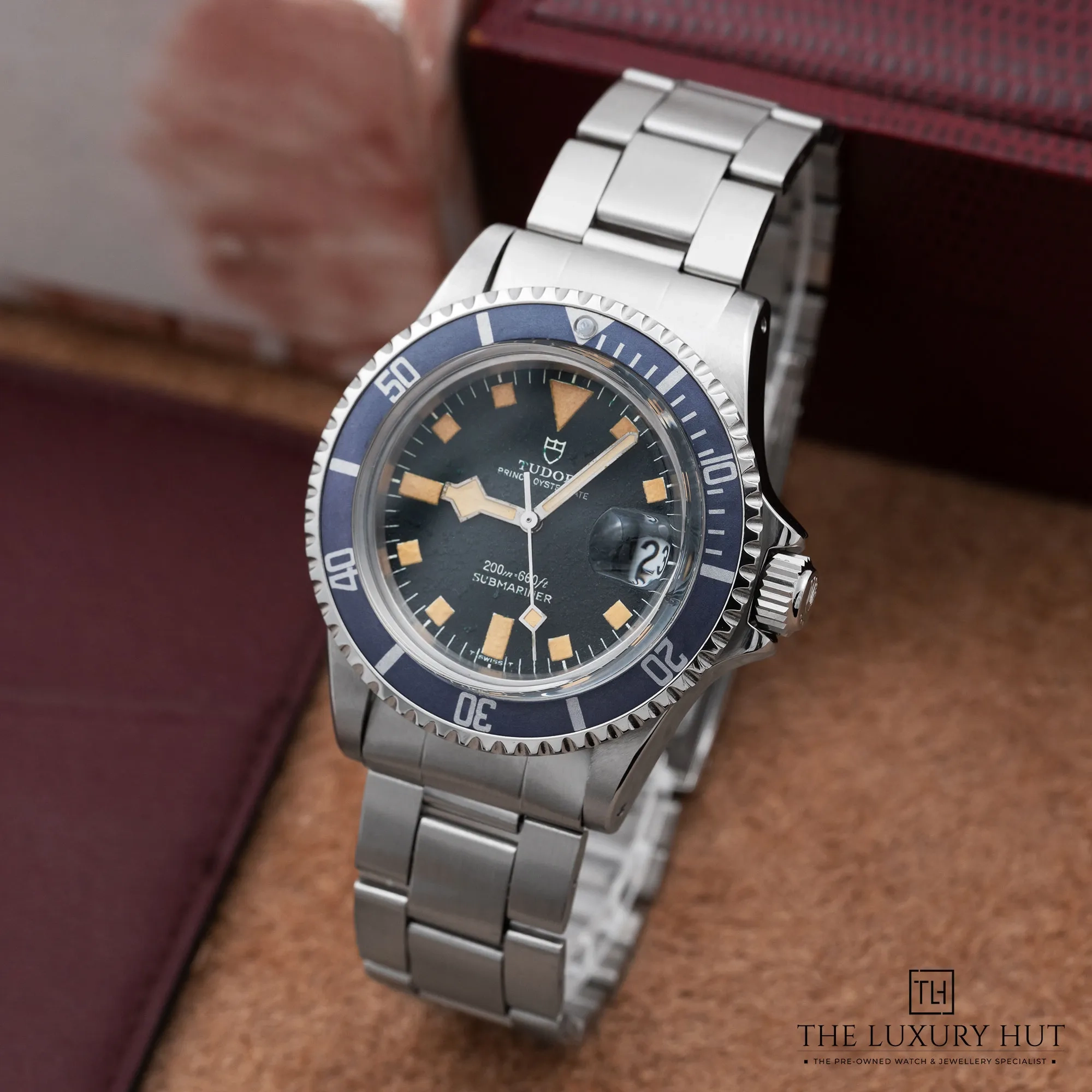 4bd85790-e622-49e4-aeb5-c543a8938346Vintage_Tudor_Submariner_Snowflake_52394-b.webp