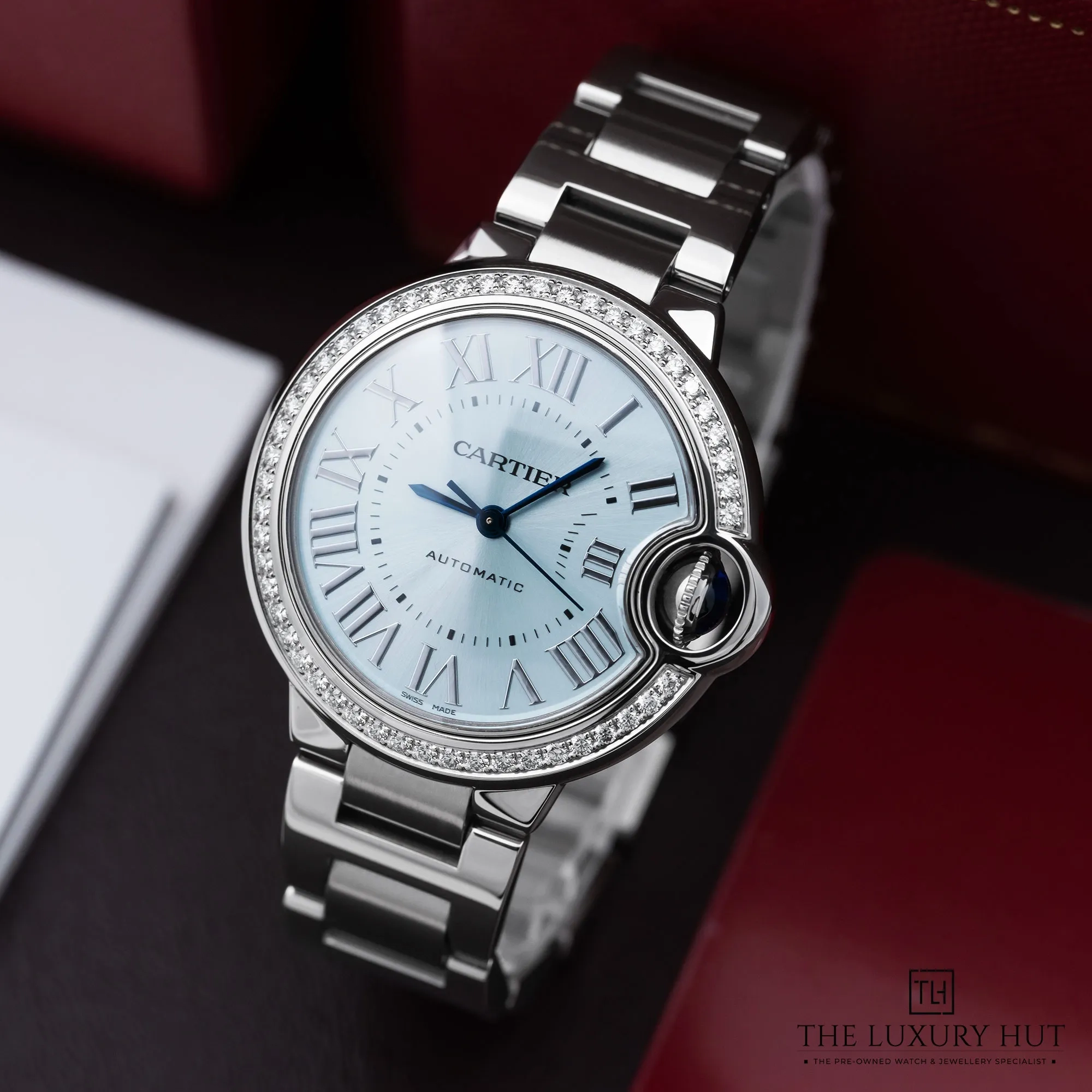 4dd4e7b3-1bc4-4cda-9159-a23ea48abc7bCartier_Ballon_Bleu_33mm_Steel_Blue_LB741-b.webp