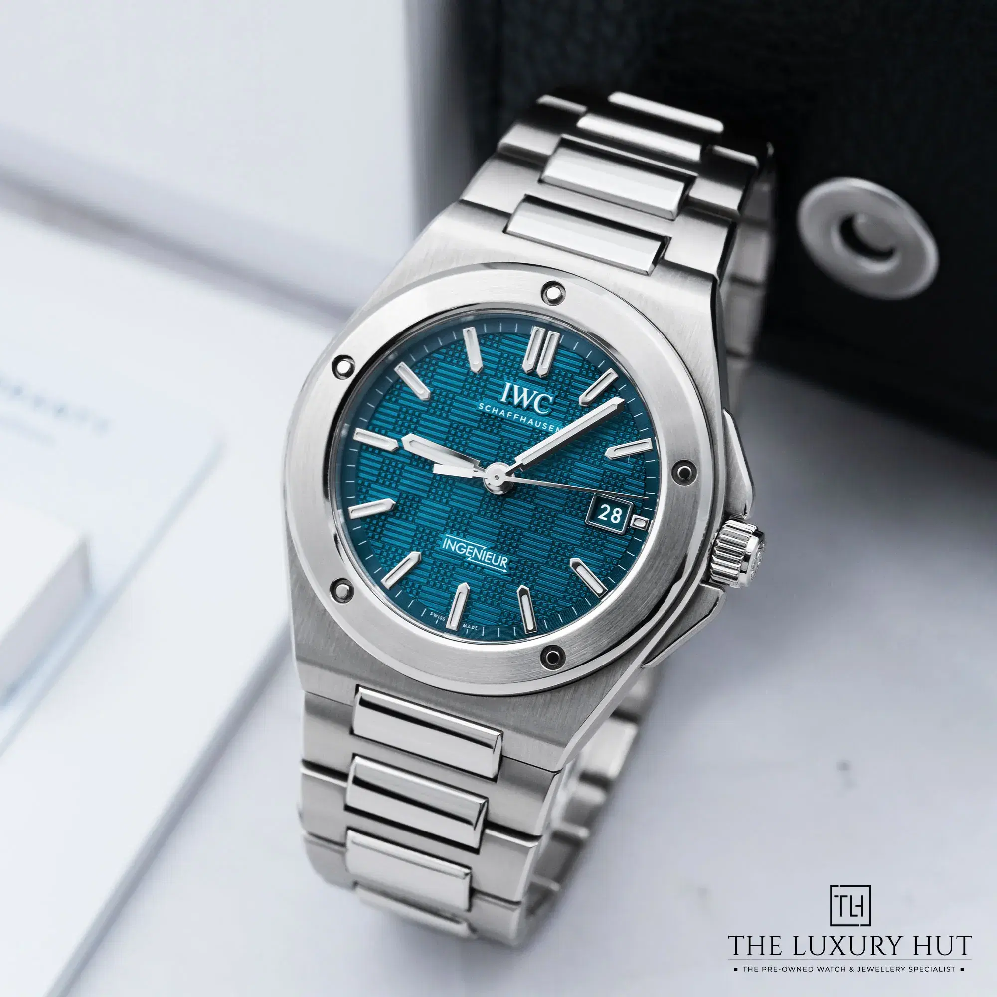 6e63aa3e-16ba-4005-9bc6-830b2b0d9de9IWC_Ingenieur_Automatic_Steel_Aqua_Textured_Dial_Update_52410-b.webp