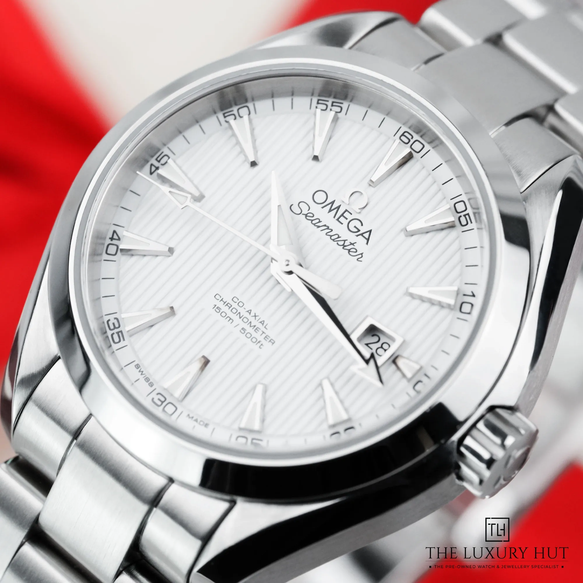 71acc756-27d3-4aaa-af7c-52d744cf3880Omega_Aqua_Terra_Steel_34mm_White_Dial_52467-e.webp