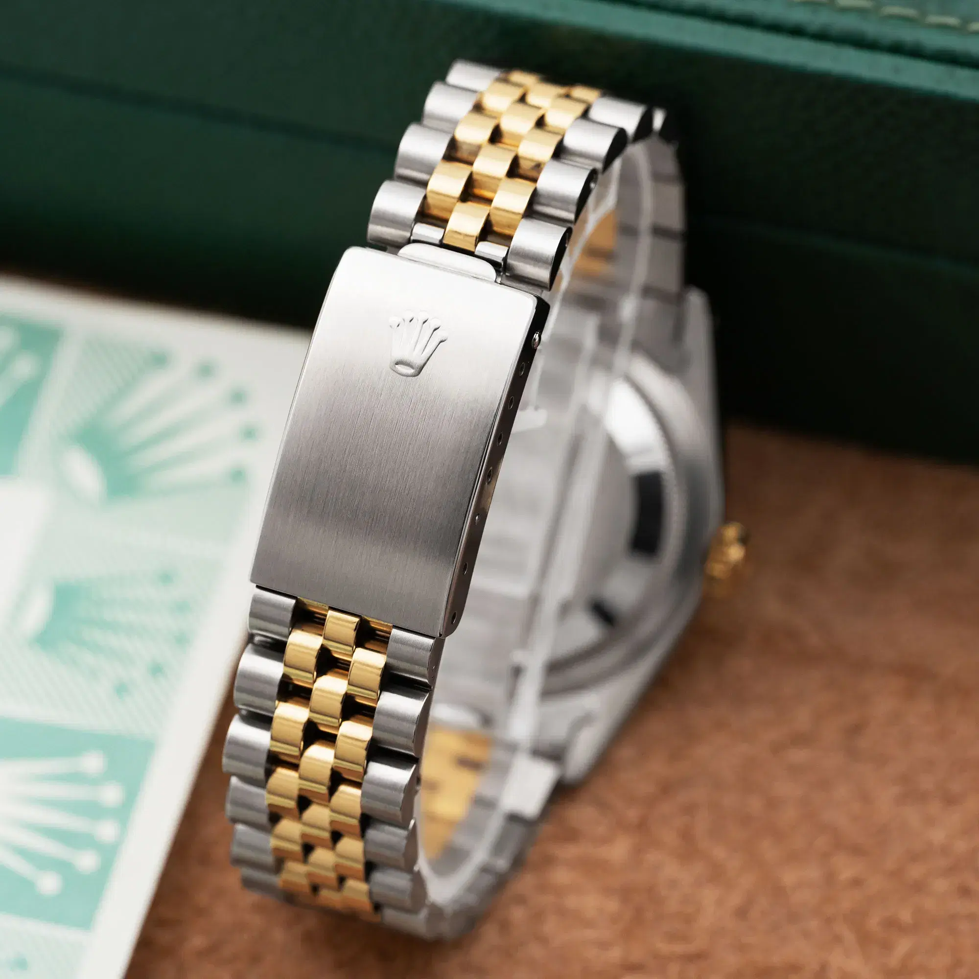 856a71ce-2c42-479a-8233-720625e2a30bRolex_Datejust_36_Houndstooth_Diamond_52426-d.webp