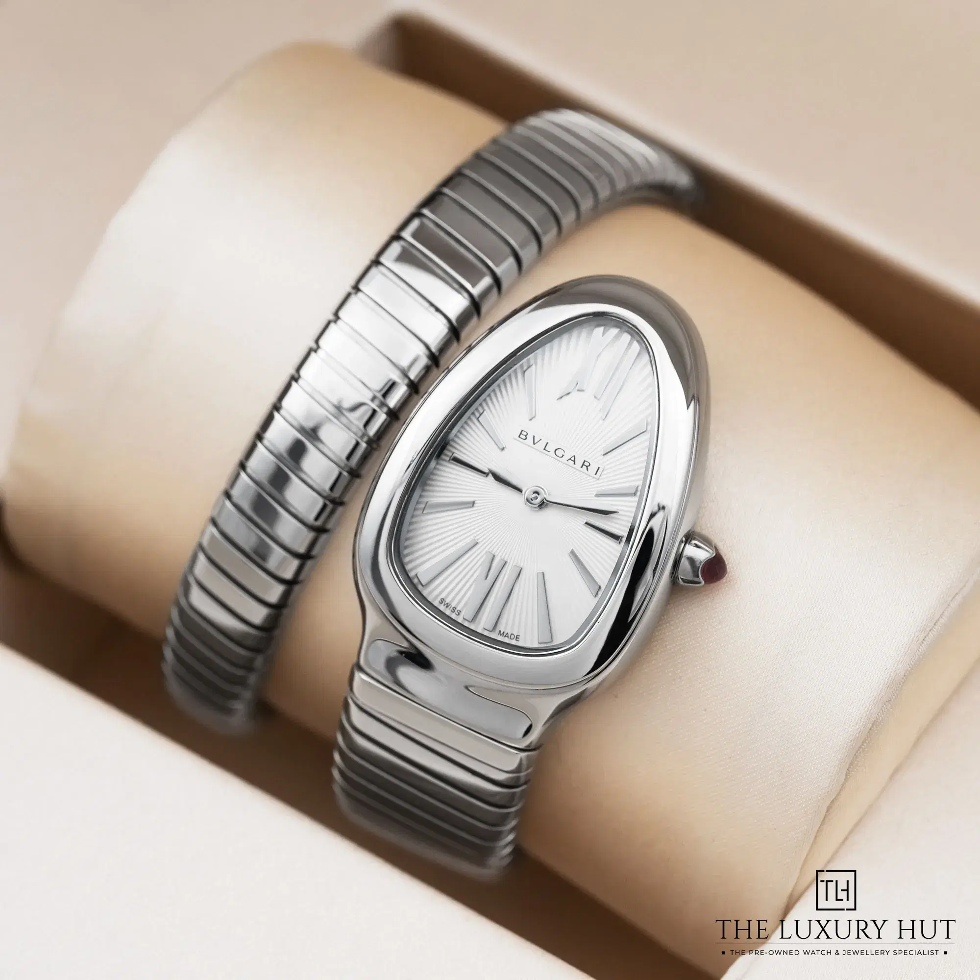 a3ff7a3b-3c8e-4585-93d6-fe2618bebcb8Bulgari_Serpenti_Tubogas_Steel_35mm_Silver_Opaline_52343-c.webp