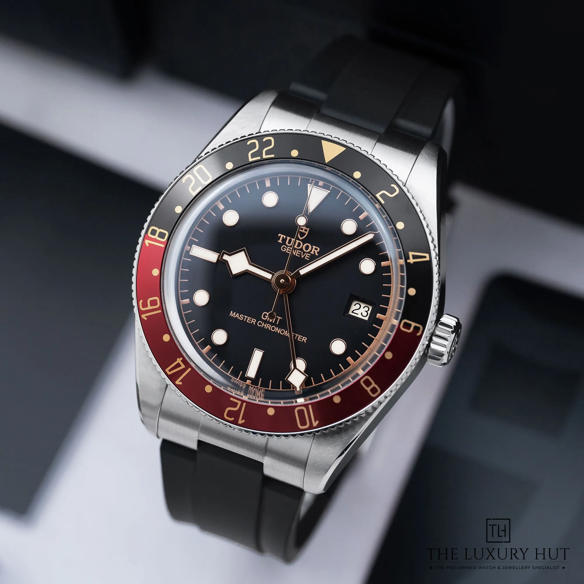 e6983886-a7e5-405d-aea5-e00f0198b343Tudor_Black_Bay_58_GMT_Steel_39mm_Black_Dial_52417-b.webp